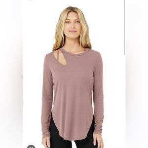 Ali Yoga Ribbed Peak long Sleeve